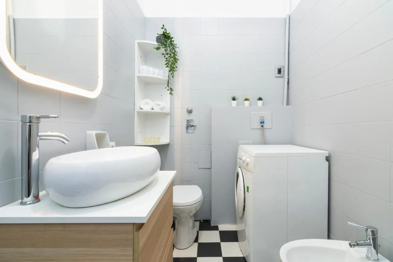 Hemeras Boutique Homes 4Bdr Design Apartment Milan 0*,  Italy